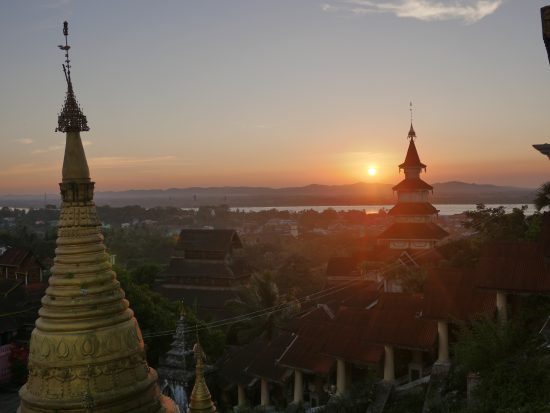 Pagoda sunset moulmein mawlamyiang